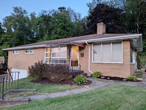 Photo of 644 Birch St, Jeannette, PA 15644 (MLS # 1724066)
