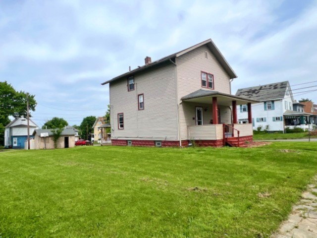 582 Spruce Avenue Ave, Sharon, Pennsylvania image 2