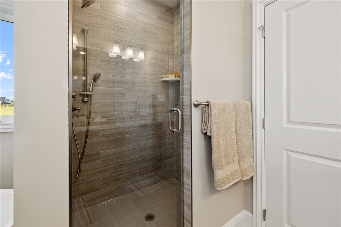 McDonald, Pennsylvania 15057, United States, 4 Bedrooms Bedrooms, ,4 BathroomsBathrooms,Residential,Active,216945