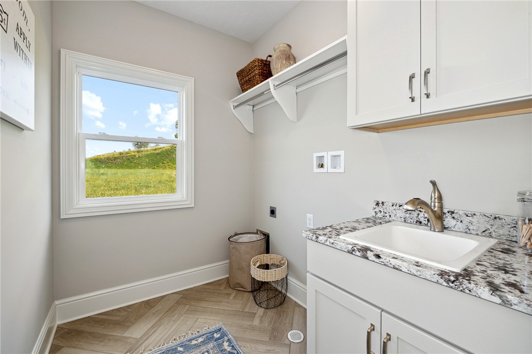 McDonald, Pennsylvania 15057, United States, 4 Bedrooms Bedrooms, ,4 BathroomsBathrooms,Residential,Active,216945