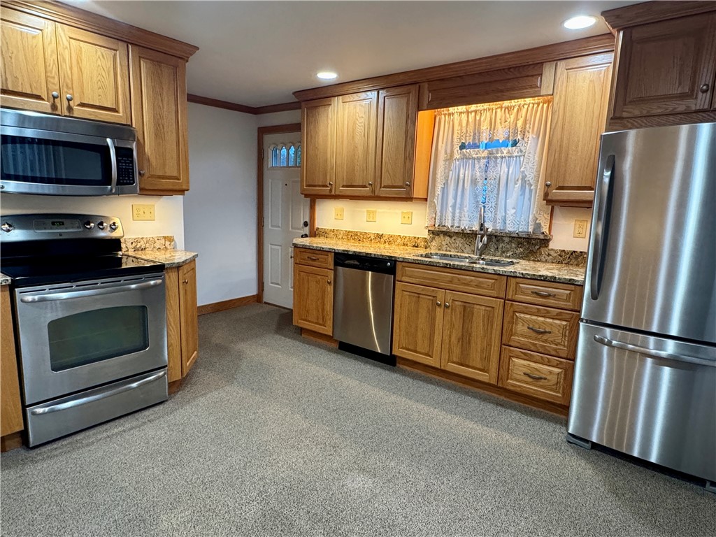 Center Twp - But, Pennsylvania 16001, United States, 2 Bedrooms Bedrooms, ,1 BathroomBathrooms,Residential,Pending,81672