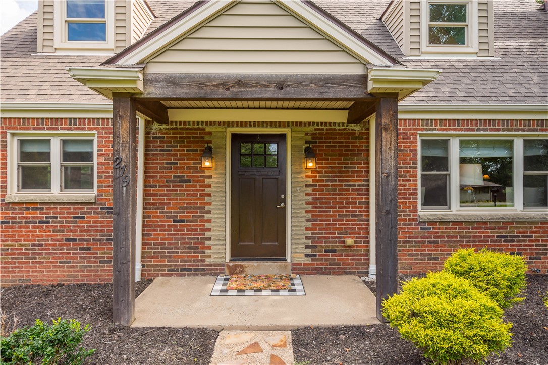 219 Woodside