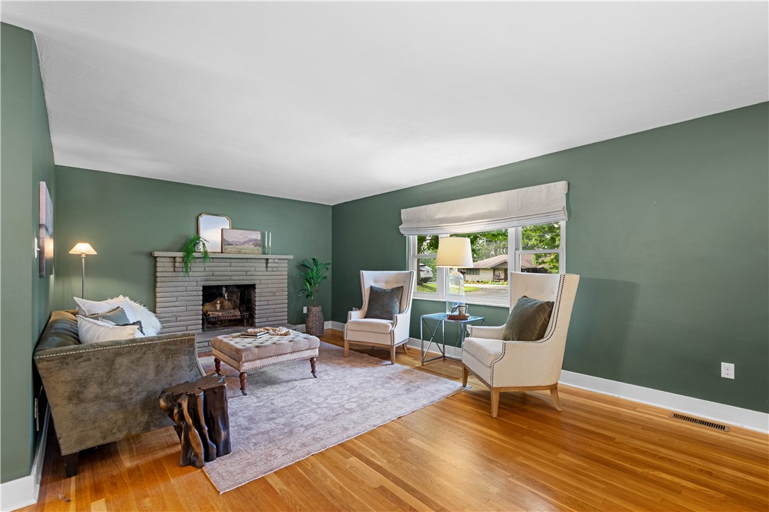 219 Woodside
