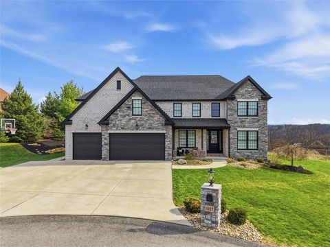 Townhouse For Sale - 1017 Skyline Dr Dr<br/> Cecil, PA 15317