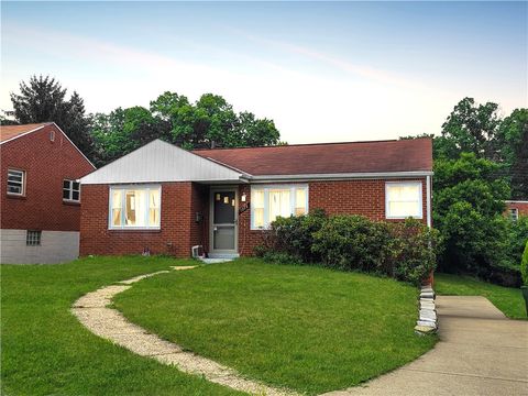 Photo of 1072 Thornwood Dr, Pittsburgh, PA 15234 (MLS # 1726538)