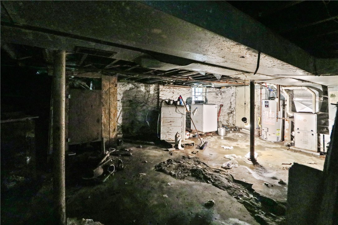 Sheraden, Pennsylvania 15204, United States, 6 Bedrooms Bedrooms, ,1 BathroomBathrooms,Residential,Active,48556