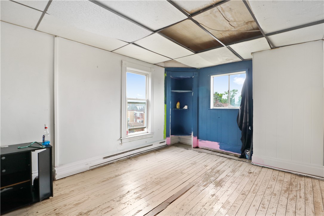 Sheraden, Pennsylvania 15204, United States, 6 Bedrooms Bedrooms, ,1 BathroomBathrooms,Residential,Active,48556