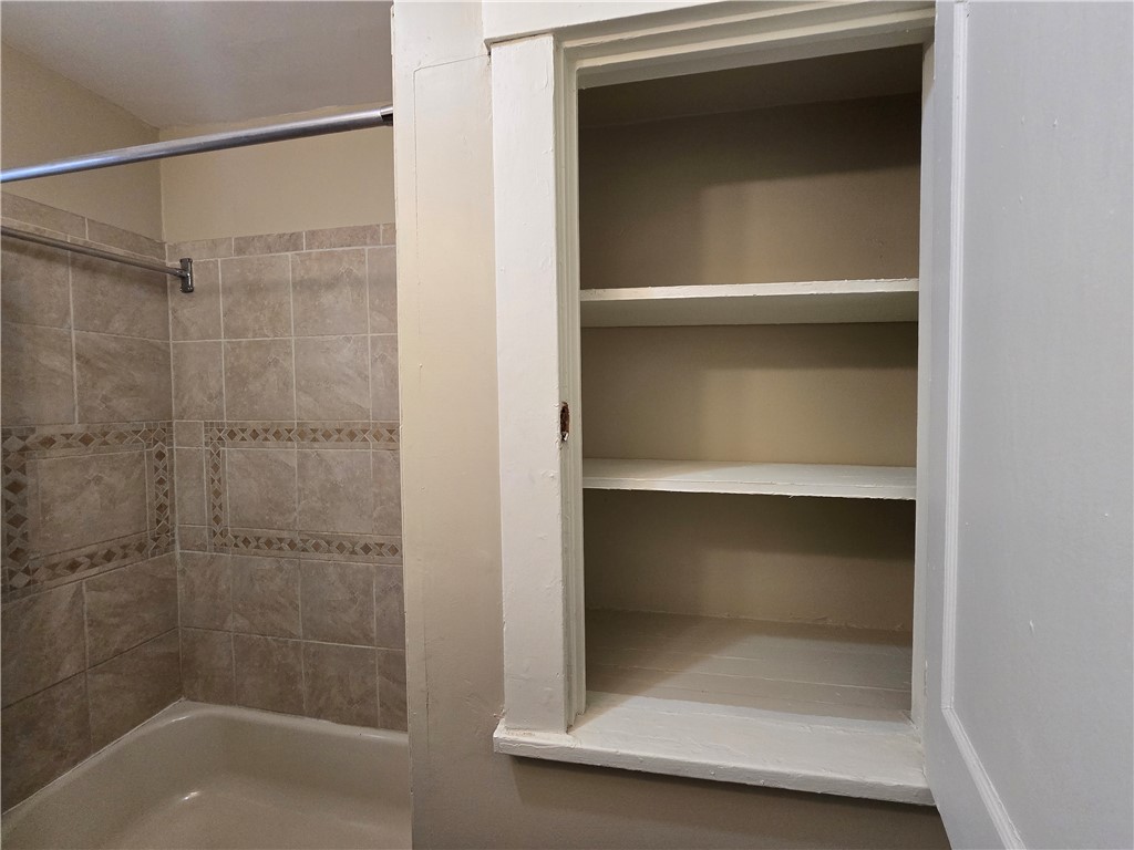 Lincoln Larimer, Pennsylvania 15206, United States, 6 Bedrooms Bedrooms, ,3 BathroomsBathrooms,Residential,Active,250424