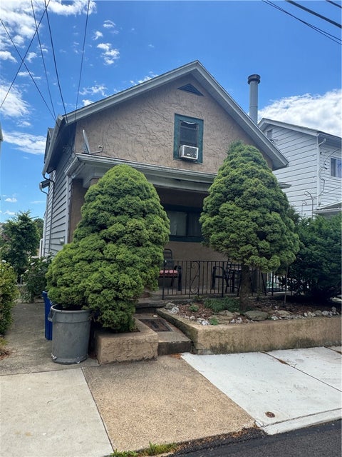 Photo of 333 Amabell St, Pittsburgh, PA 15211 (MLS # 1764255)