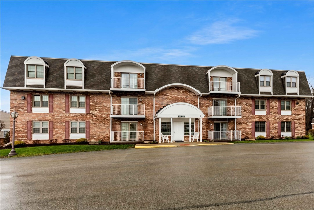 Photo 1 of 27 — 503 Clubhouse Dr, South Strabane, PA 15301
