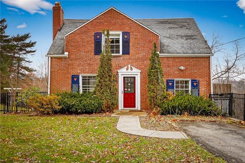 Photo of 168 Highview Dr, Pittsburgh, PA 15241 (MLS # 1731584)