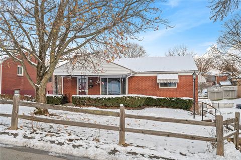 Photo of 1375 Edgewood Dr, Homestead, PA 15120 (MLS # 1732822)