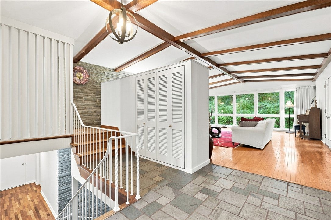 101 Tomahawk Drive