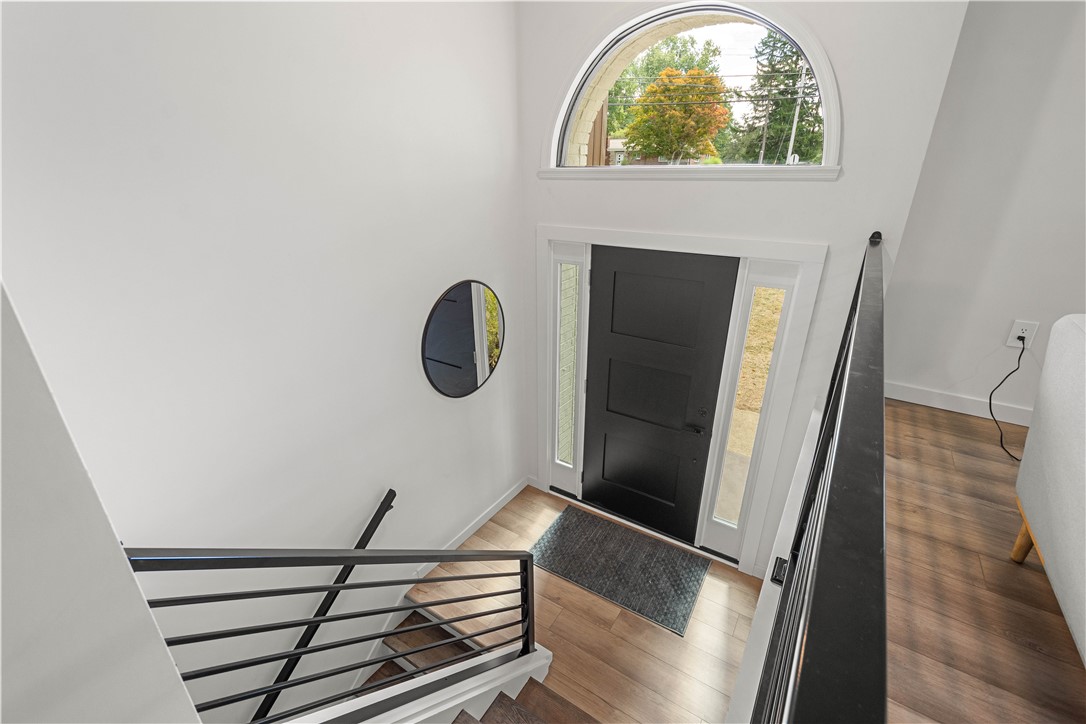 1546 W Ingomar