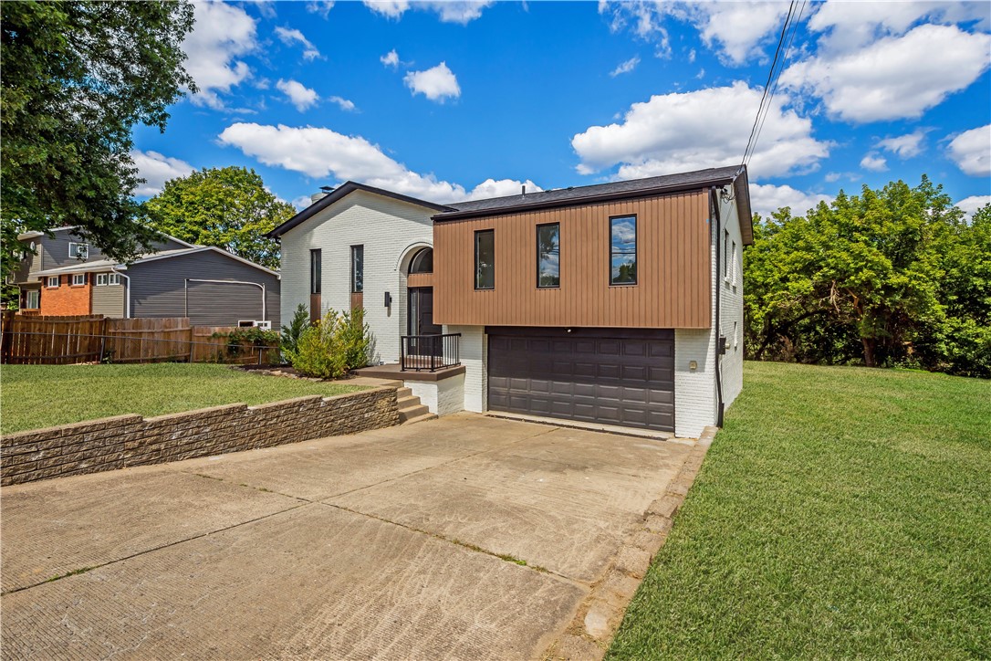 1546 W Ingomar