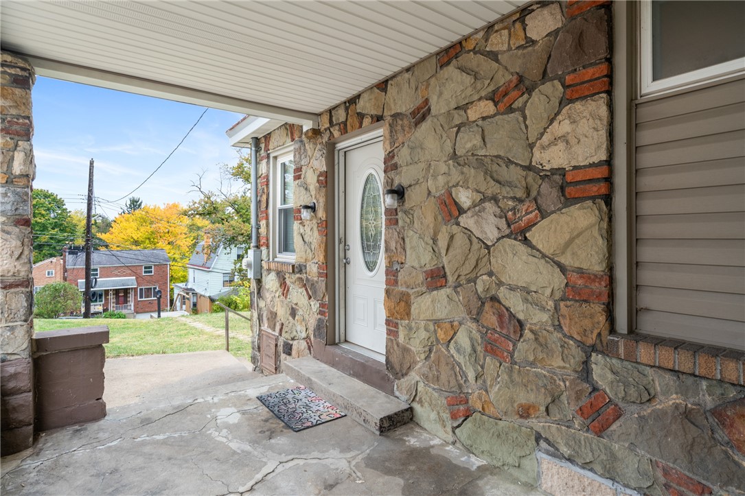 1235 Dagmar Ave