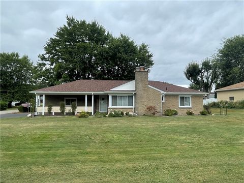 Homes For Sale - 110 Ellis Ave Ave<br/> Mercer County, Hermitage, PA 16148