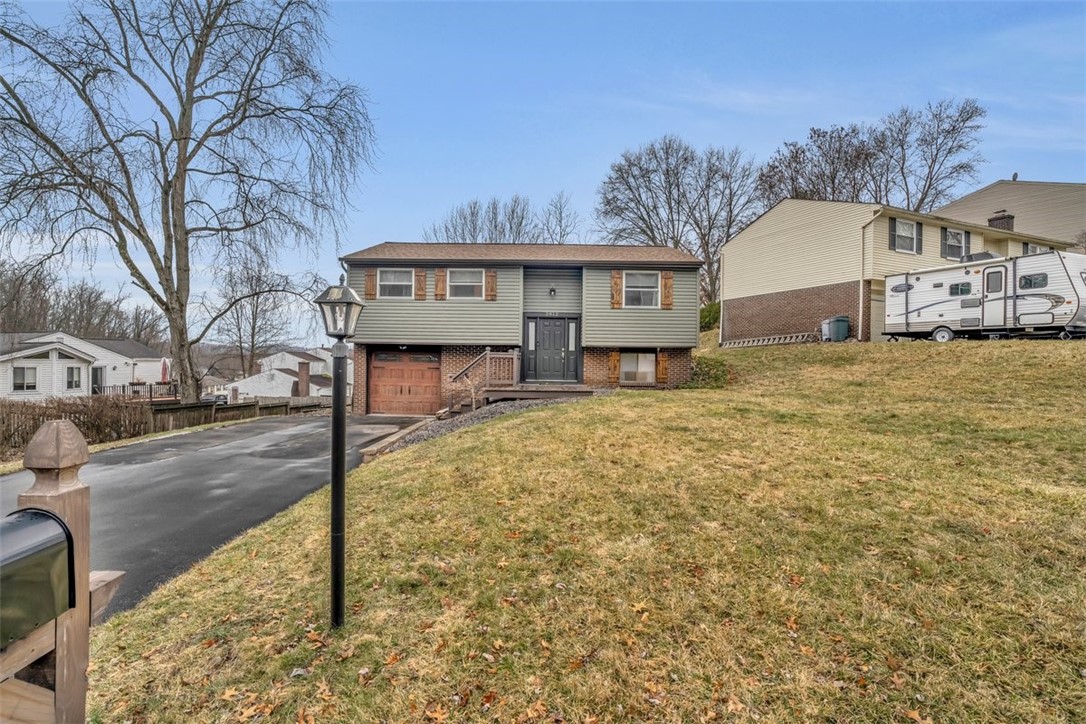 2912 Amy Drive Dr, South Park, Pennsylvania image 2