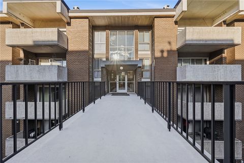 Homes For Sale - 4106 Charlemagne Cir Cir<br/> Pittsburgh, PA 15237