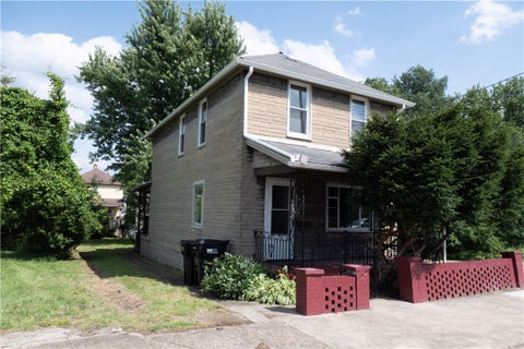 Photo of 308 Wykes St, Aliquippa, PA 15001 (MLS # 1763175)
