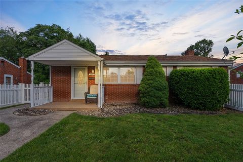 Homes For Sale - 1004 Collins Ave Ave<br/> Baden, PA 15005