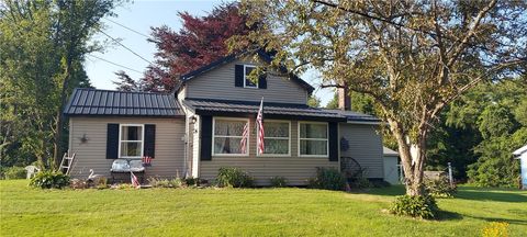 Photo of 106 Tanner Rd, Greenville, PA 16125 (MLS # 1731905)