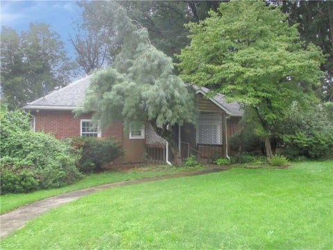 Homes For Sale - 201 Banbury Ln Ln<br/> Harrison Twp, PA 15065