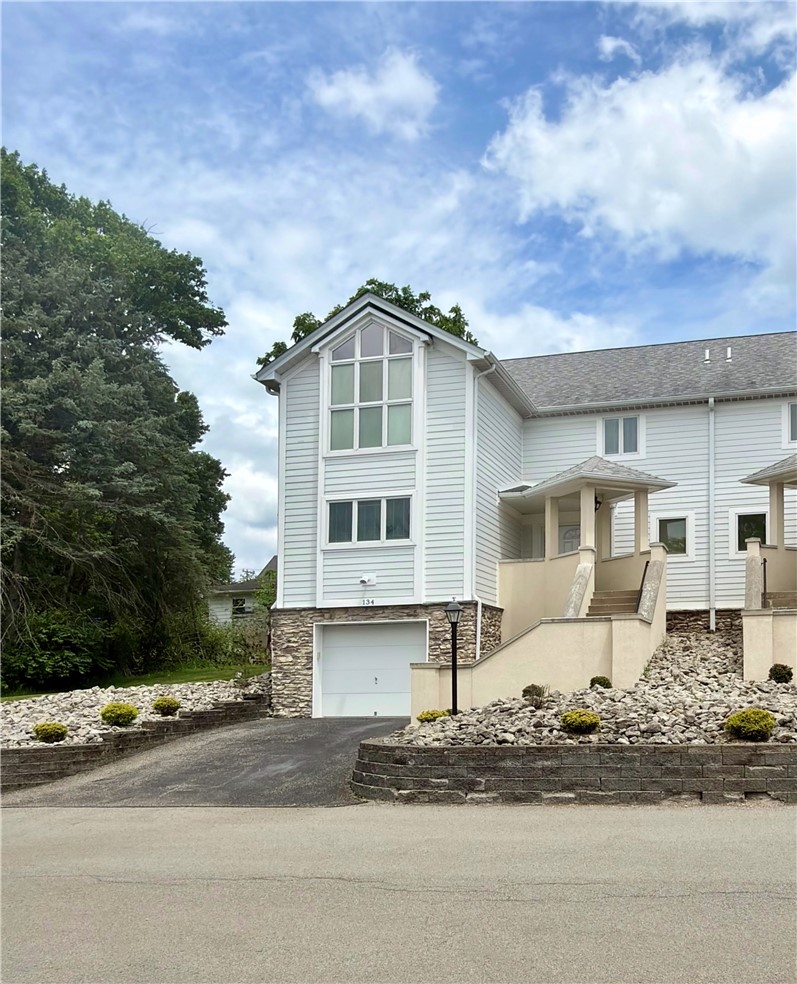 134 St Thomas Dr