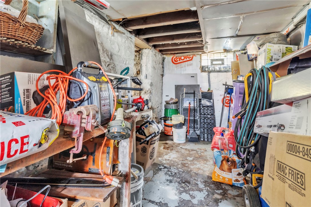 New Kensington, Pennsylvania 15068, United States, 4 Bedrooms Bedrooms, ,1 BathroomBathrooms,Residential,Active,181624