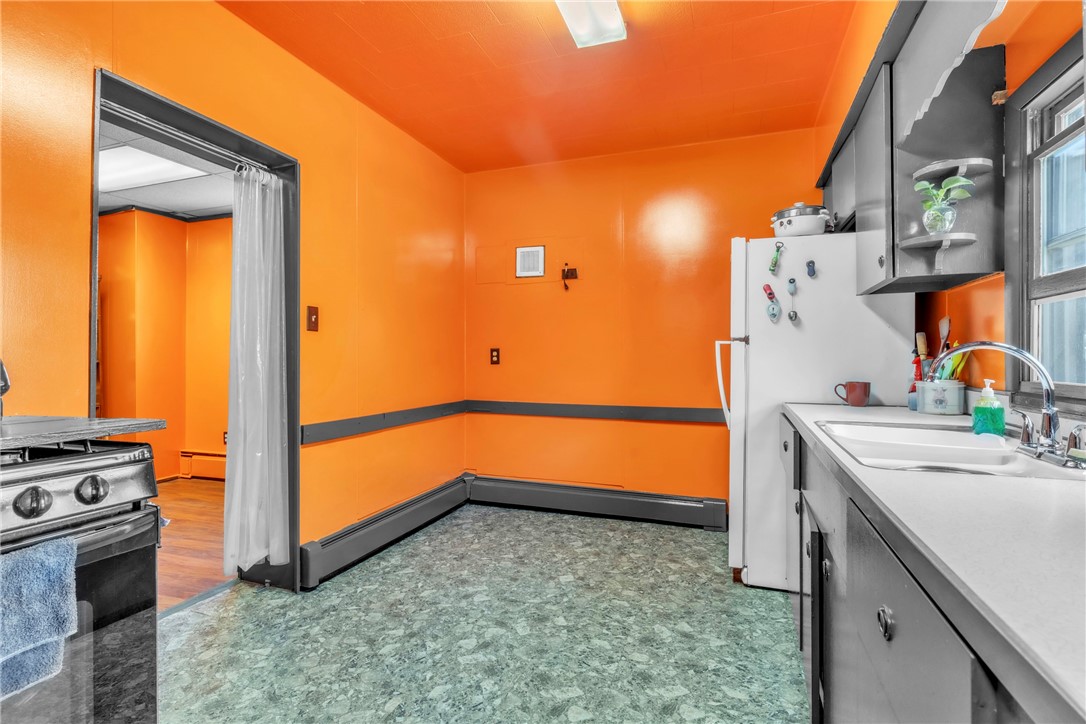 New Kensington, Pennsylvania 15068, United States, 4 Bedrooms Bedrooms, ,1 BathroomBathrooms,Residential,Active,181624