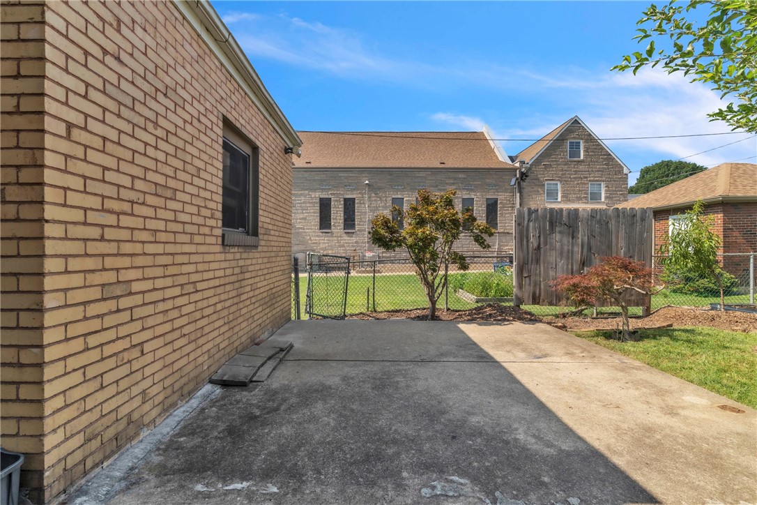 New Kensington, Pennsylvania 15068, United States, 4 Bedrooms Bedrooms, ,1 BathroomBathrooms,Residential,Active,181624