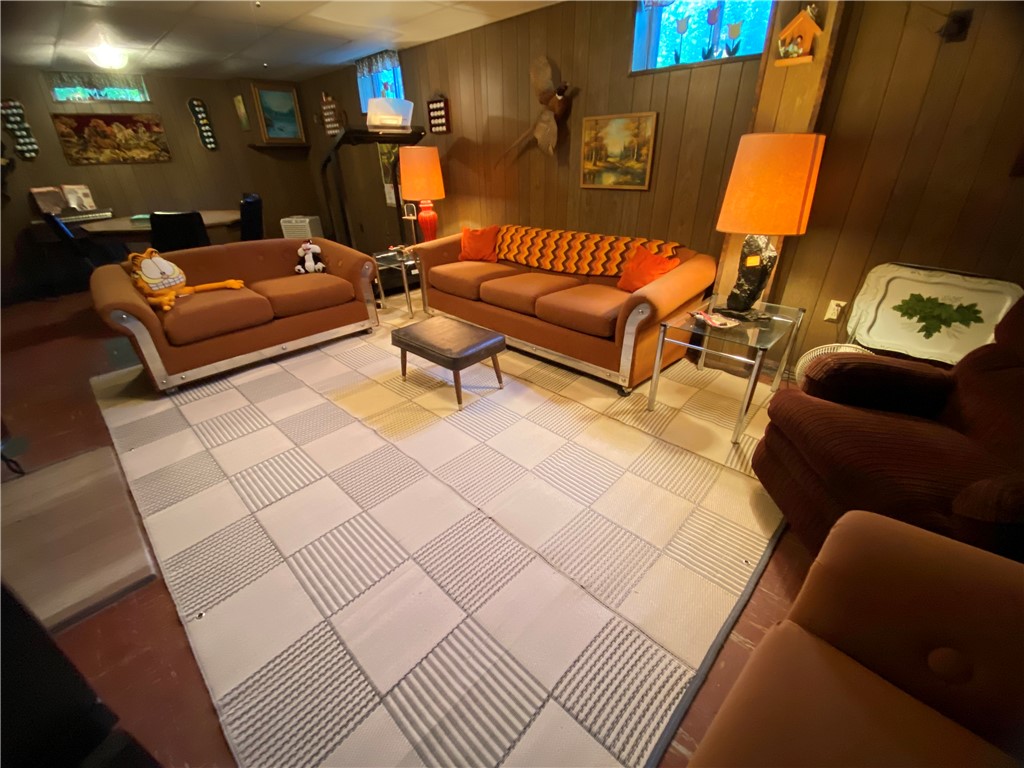 Sugar Grove Twp, Pennsylvania 16125, United States, 3 Bedrooms Bedrooms, ,2 BathroomsBathrooms,Residential,Active,55084