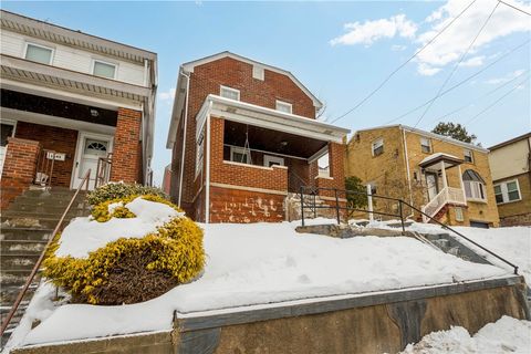 1647 Oakhurst St Carrick PA 15210