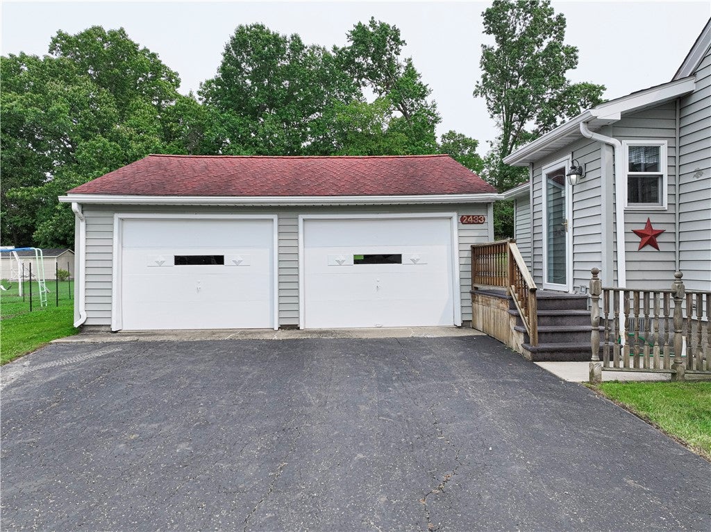 2433 Ridgewood Ct