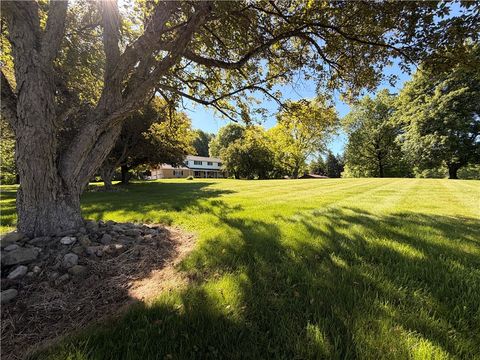 Homes For Sale - 2072 Boyd School Rd Rd<br/> Lawrence County, Wampum, PA 16157