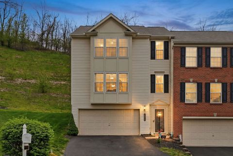 Townhouse For Sale - 220 Maple Ridge Drive Dr<br/> Washington County, Canonsburg, PA 15317