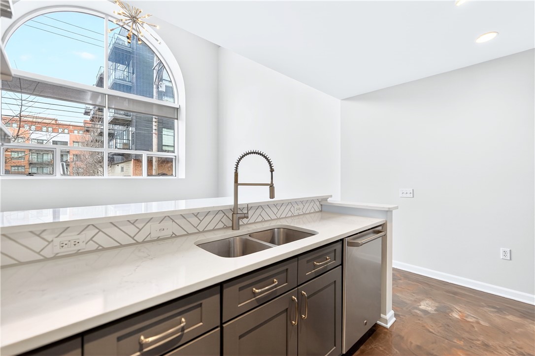 2434 Smallman St 112