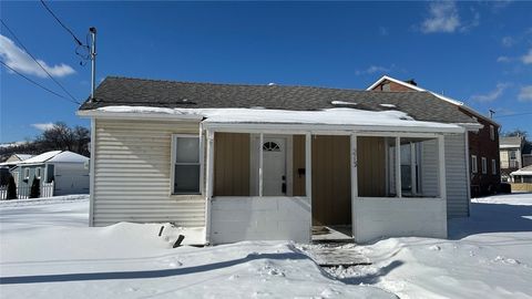 Photo of 213 Maplewood Ave, Beaver, PA 15009 (MLS # 1739306)