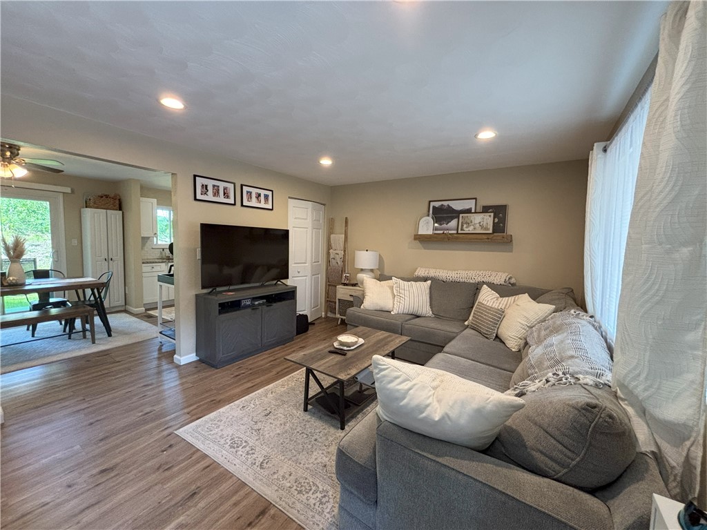 N Versailles, Pennsylvania 15137, United States, 2 Bedrooms Bedrooms, ,1 BathroomBathrooms,Residential,Active,125383