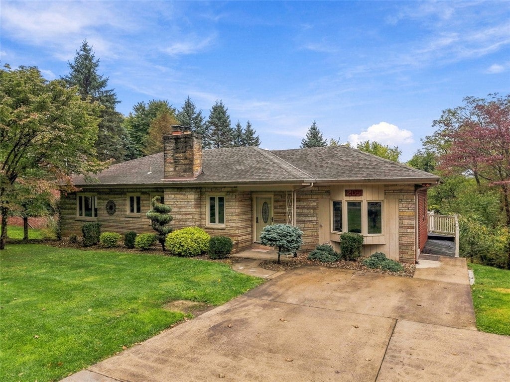 205 Woodside Dr