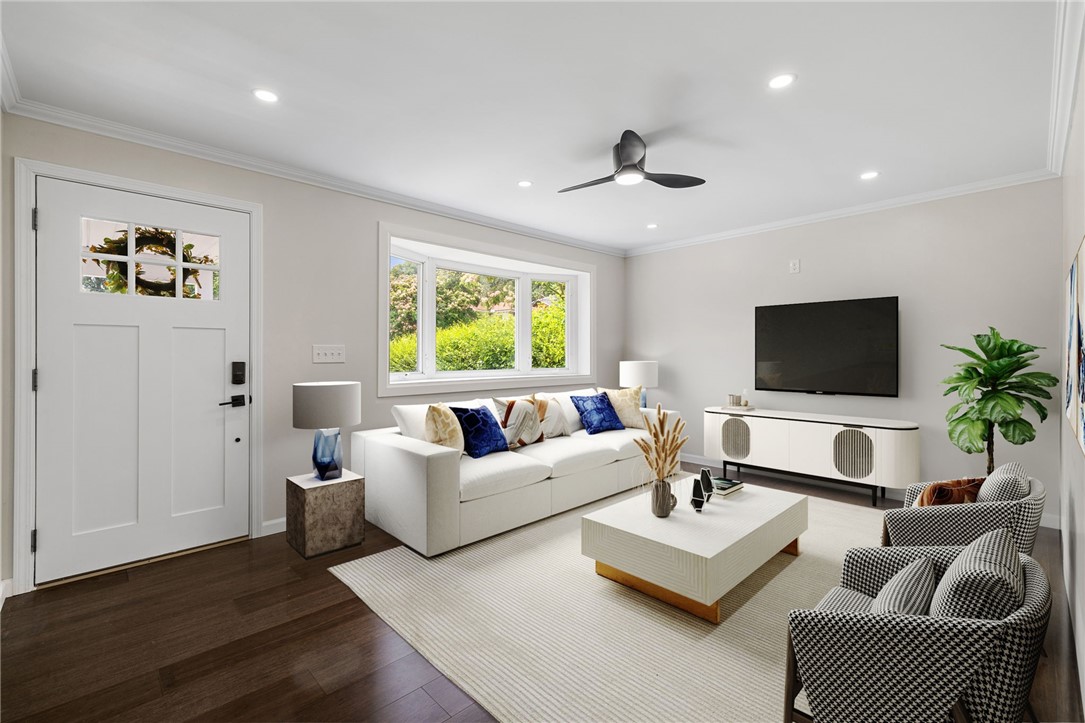 206 Parklane Dr