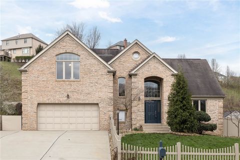 Homes For Sale - 5542 Saddlebrook Dr Dr<br/> Bethel Park, PA 15102