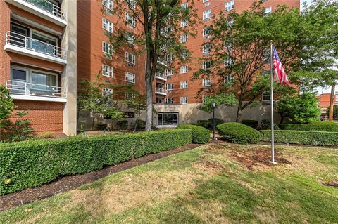 Photo of 4601 Fifth Ave #322, Pittsburgh, PA 15213 (MLS # 1726193)