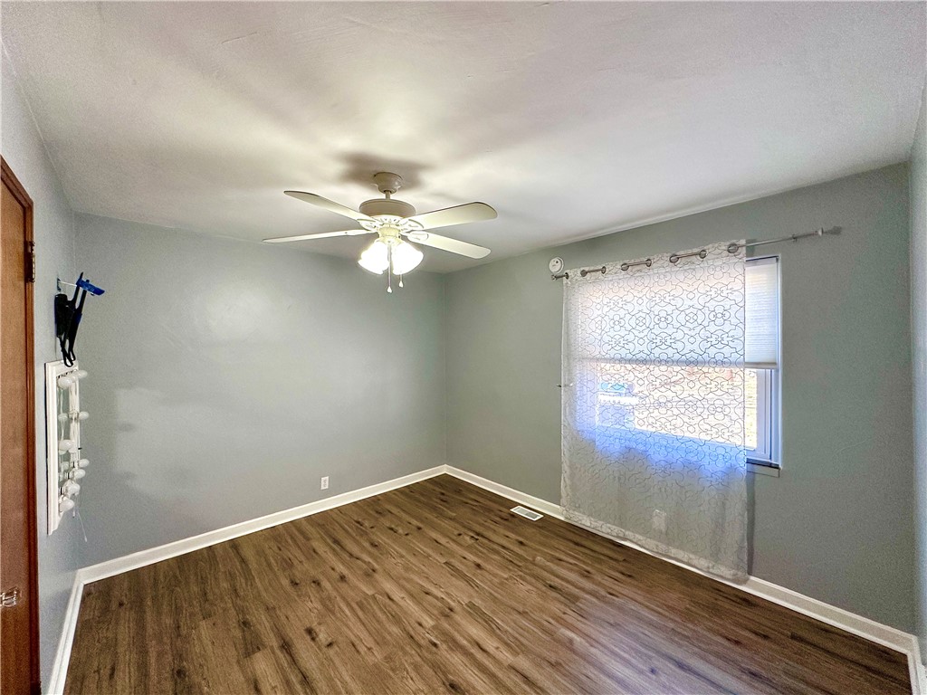 Neshannock Twp, Pennsylvania 16105, United States, 3 Bedrooms Bedrooms, ,2 BathroomsBathrooms,Residential,Contingent,87405