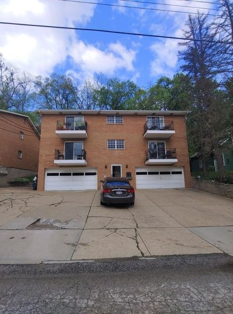 Photo of 4 Fountain St. St #3, Pittsburgh, PA 15205 (MLS # 1727732)