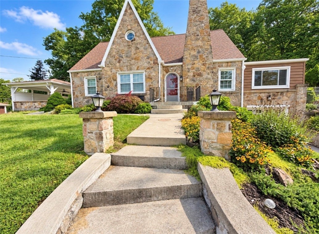 1025 Isabella Rd