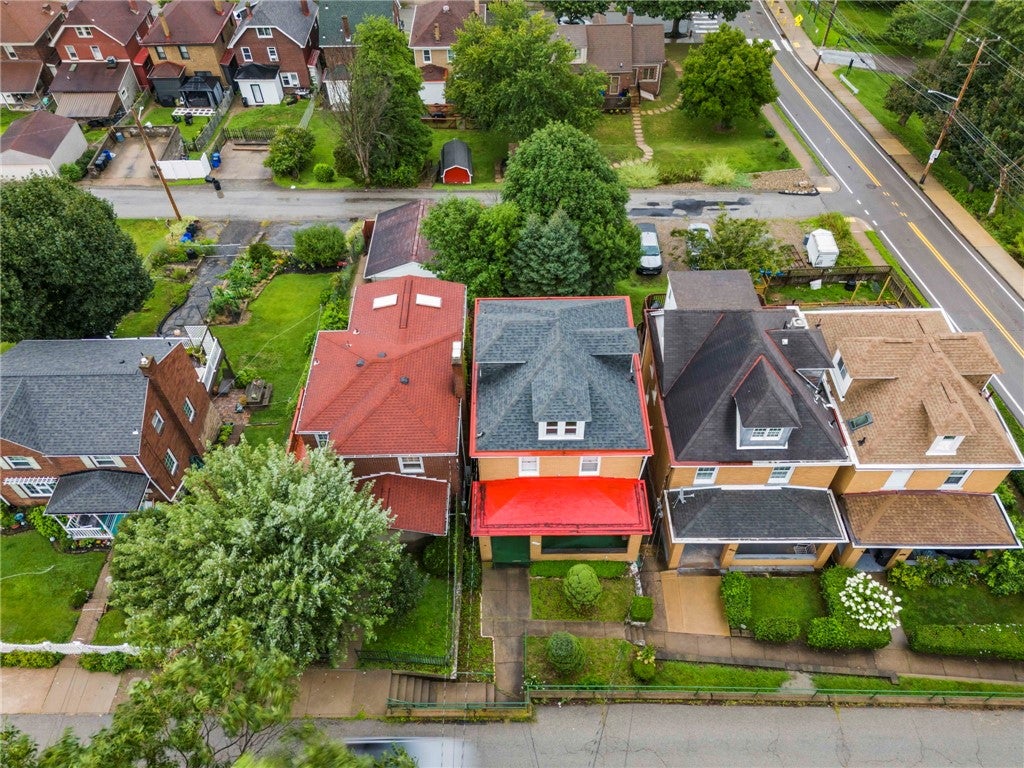 323 Hallock St.