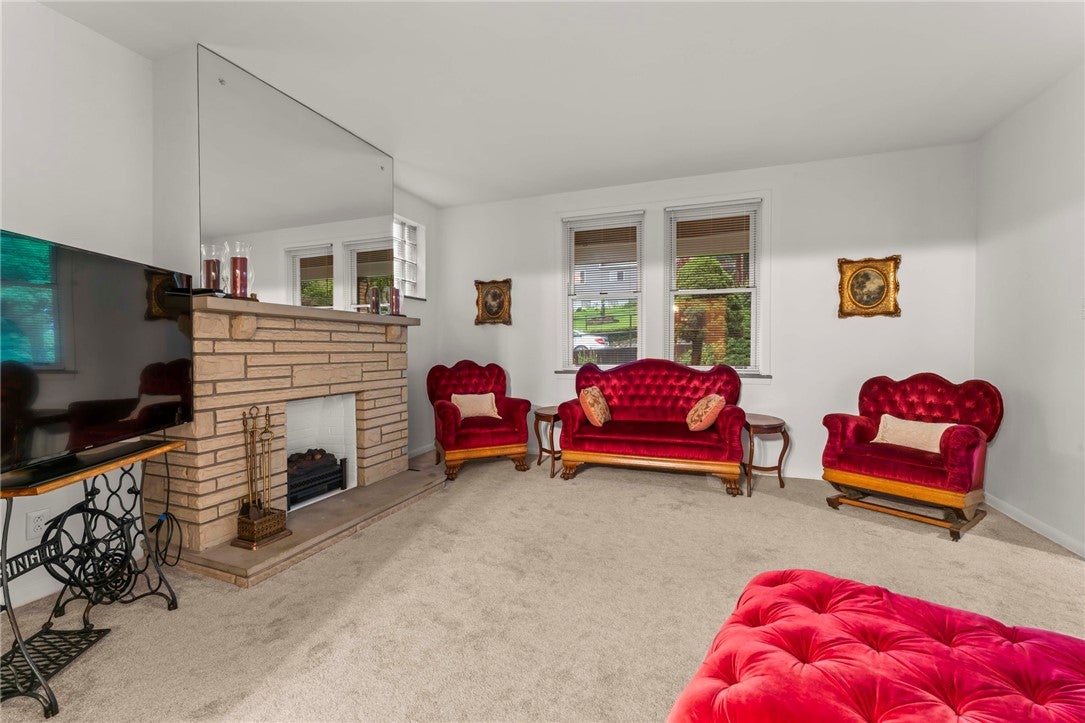323 Hallock St.