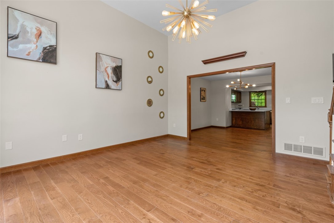 2117 Huntington Ct S