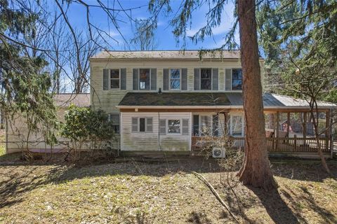 Photo of 7524 Franklin Rd, Cranberry Twp, PA 16066 (MLS # 1745264)